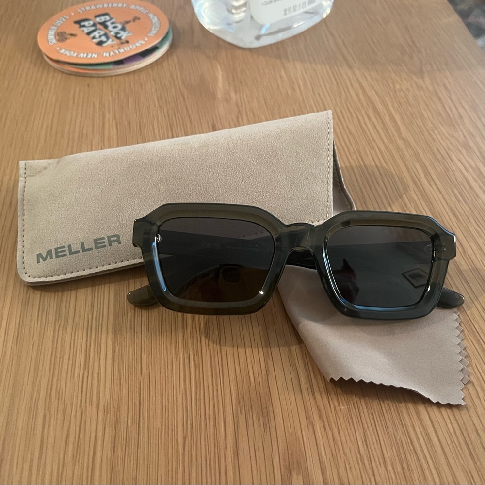 Meller Sunglasses Nayah Fog - NEVER USED